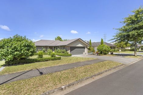 Photo of property in 12 Silkwood Crescent, Karaka, Papakura, 2113