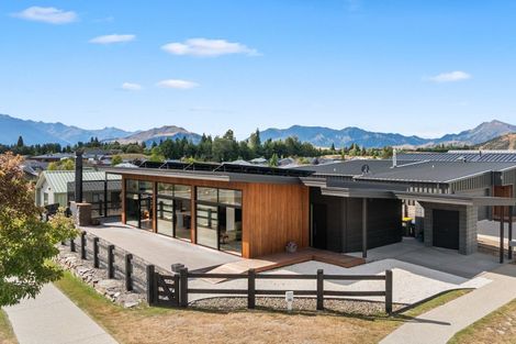Photo of property in 1 Campbell Road, Wanaka, 9305