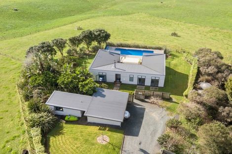 Photo of property in 200 Waiteitei Road, Wellsford, 0974
