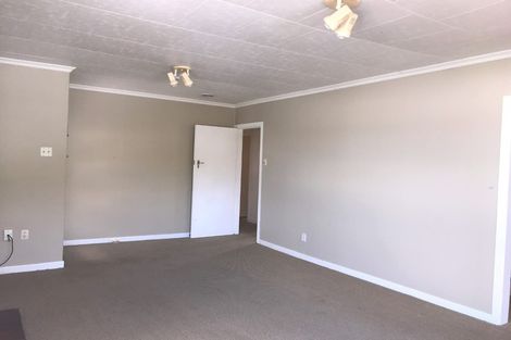 Photo of property in 37 Awanui Street, Merrilands, New Plymouth, 4312