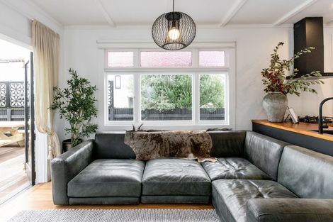 Photo of property in 45 Wellesley Road, Napier South, Napier, 4110