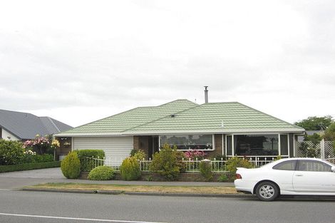 Photo of property in 51 Queenspark Drive, Parklands, Christchurch, 8083