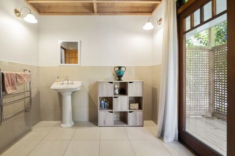 Photo of property in 9 Aotearoa Terrace, Murrays Bay, Auckland, 0630