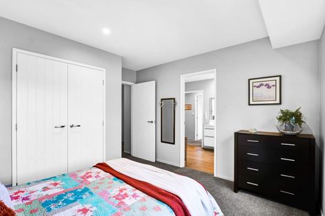 Photo of property in 18 Harkness Rice Way, Koru, New Plymouth, 4374