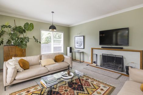 Photo of property in 546 Featherston Street, Roslyn, Palmerston North, 4414