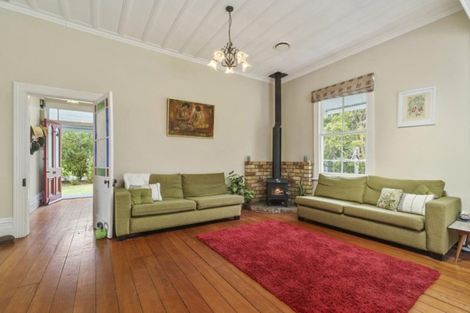 Photo of property in 8 Western Road, Laingholm, Auckland, 0604