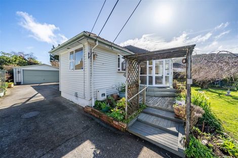 Photo of property in 10 Robertson Street, Elderslea, Upper Hutt, 5018