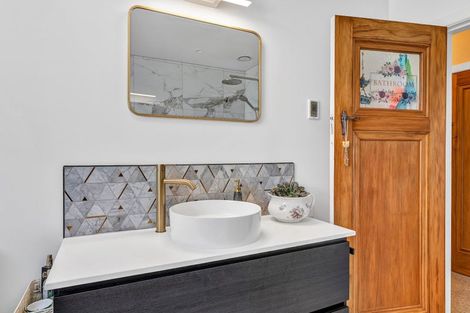 Photo of property in 16 Glen Almond Street, New Plymouth, 4310