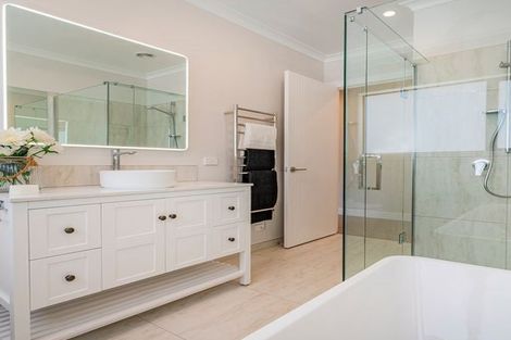 Photo of property in 16 Awatea Drive, Whitianga, 3510