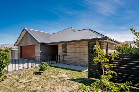 Photo of property in 18 Sunhaven Cove, Cromwell, 9310