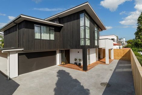 Photo of property in 337 Devonport Road, Tauranga, 3110