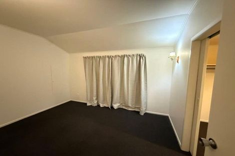 Photo of property in 10 Boler Place, New Lynn, Auckland, 0600