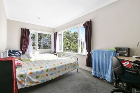 Photo of property in 183 Carlisle Road, Northcross, Auckland, 0632