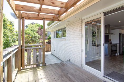 Photo of property in 9 Ruapehu Drive, Fitzherbert, Palmerston North, 4410