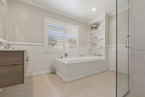 Photo of property in 13 Kestrel Lane, Kinloch, Taupo, 3377