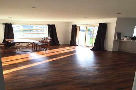 Photo of property in 4 Galea Grove, Kelvin Grove, Palmerston North, 4414