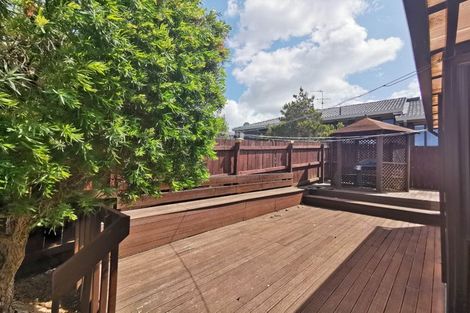 Photo of property in 2/9 Billabong Place, Botany Downs, Auckland, 2010