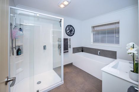 Photo of property in 10 Cranmer Close, Rototuna North, Hamilton, 3210