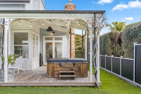 Photo of property in 65a Kowhai Road, Mairangi Bay, Auckland, 0630