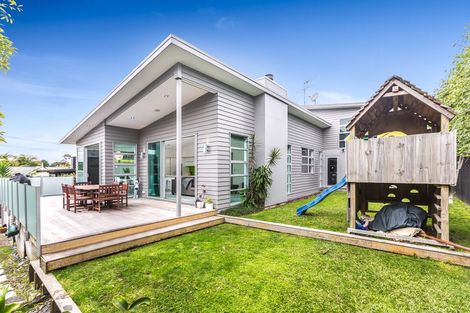 Photo of property in 42 Livingstone Street, Westmere, Auckland, 1022