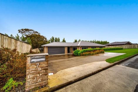 Photo of property in 7 Nikau Place, Hawera, 4610