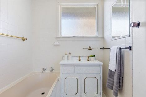 Photo of property in 218 Yaldhurst Road, Avonhead, Christchurch, 8042