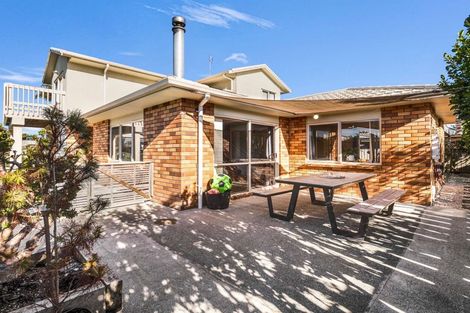 Photo of property in 36 Mandalay Place, Waiuku, 2123