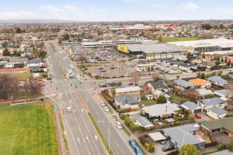 Photo of property in 193 Main North Road, Redwood, Christchurch, 8051