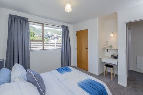 Photo of property in 10 Graham Grove, Waikanae, 5036