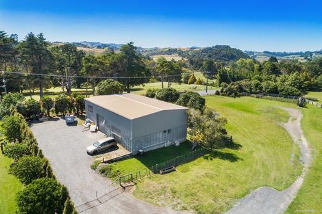 Photo of property in 63 Whitford Park Road, Whitford, Manurewa, 2576