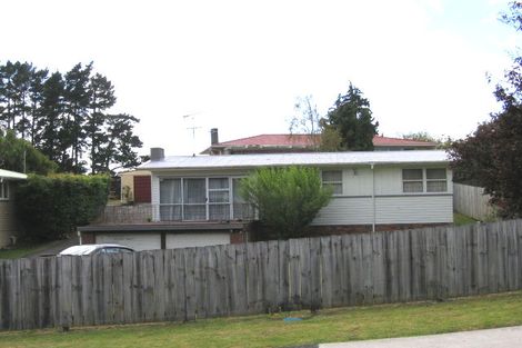 Photo of property in 5 Paragon Avenue, Beach Haven, Auckland, 0626