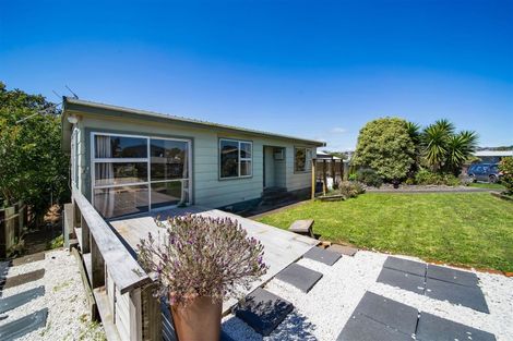 Photo of property in 28 Camellia Avenue, Bell Block, New Plymouth, 4312