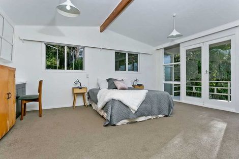 Photo of property in 90 Saddleback Rise, Murrays Bay, Auckland, 0630