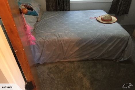 Photo of property in 1/4 Kaurilands Road, Titirangi, Auckland, 0604