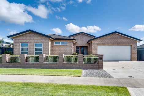 Photo of property in 3 Kapiti Drive, Poraiti, Napier, 4112