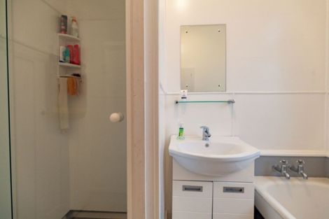 Photo of property in 64 Selwyn Street, Somerfield, Christchurch, 8024