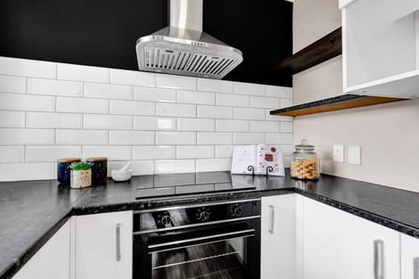 Photo of property in 17 Rainsford Street, Moturoa, New Plymouth, 4310