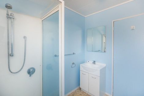 Photo of property in 18 Thomas Place, Foxton Beach, Foxton, 4815