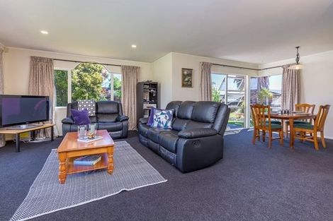 Photo of property in 25 Sunny Crescent, Huapai, Kumeu, 0810