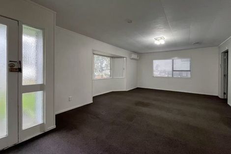 Photo of property in 3 Rukumoana Place, Clendon Park, Auckland, 2103