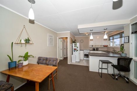 Photo of property in 25 Kamahi Avenue, Hawera, 4610