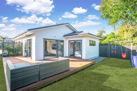 Photo of property in 33a Gill Avenue, Te Atatu Peninsula, Auckland, 0610