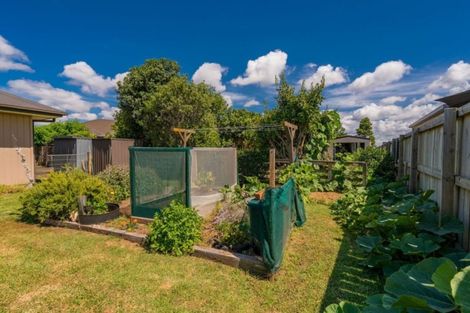 Photo of property in 1/9 Jacaranda Avenue, Beach Haven, Auckland, 0626