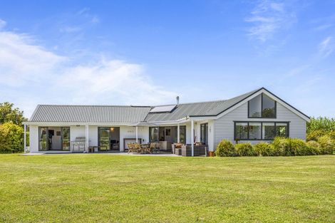 Photo of property in 73 Motu Road, Kumeu, 0891