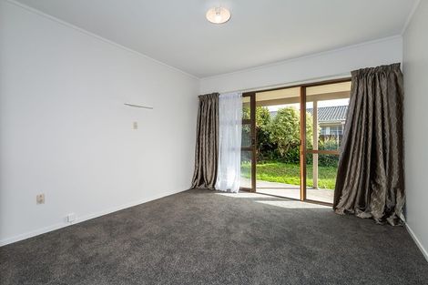 Photo of property in 17 Ti Nana Crescent, Henderson, Auckland, 0610