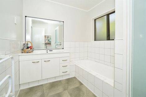 Photo of property in 195 Pukete Road, Pukete, Hamilton, 3200