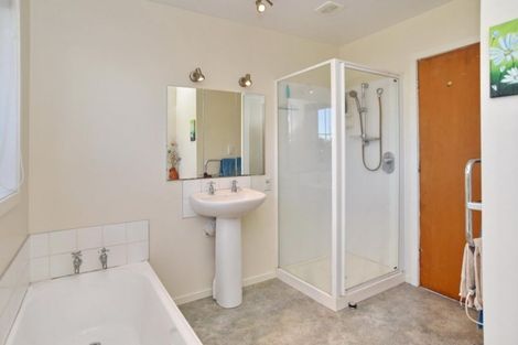 Photo of property in 11 Emlyn Place, Avondale, Christchurch, 8061