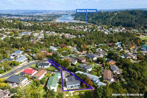 Photo of property in 17 Morriggia Place, Bayview, Auckland, 0629