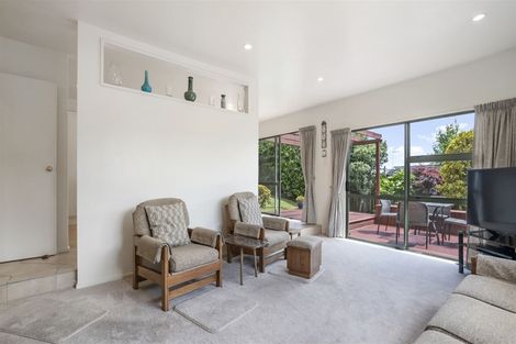 Photo of property in 1/11 Bronzewing Terrace, Unsworth Heights, Auckland, 0632