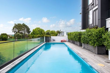 Photo of property in Frank Sargeson Apts, 308/80 Anzac Street, Takapuna, Auckland, 0622